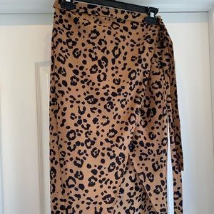 Lovers + friends leopard wrap skirt tan small